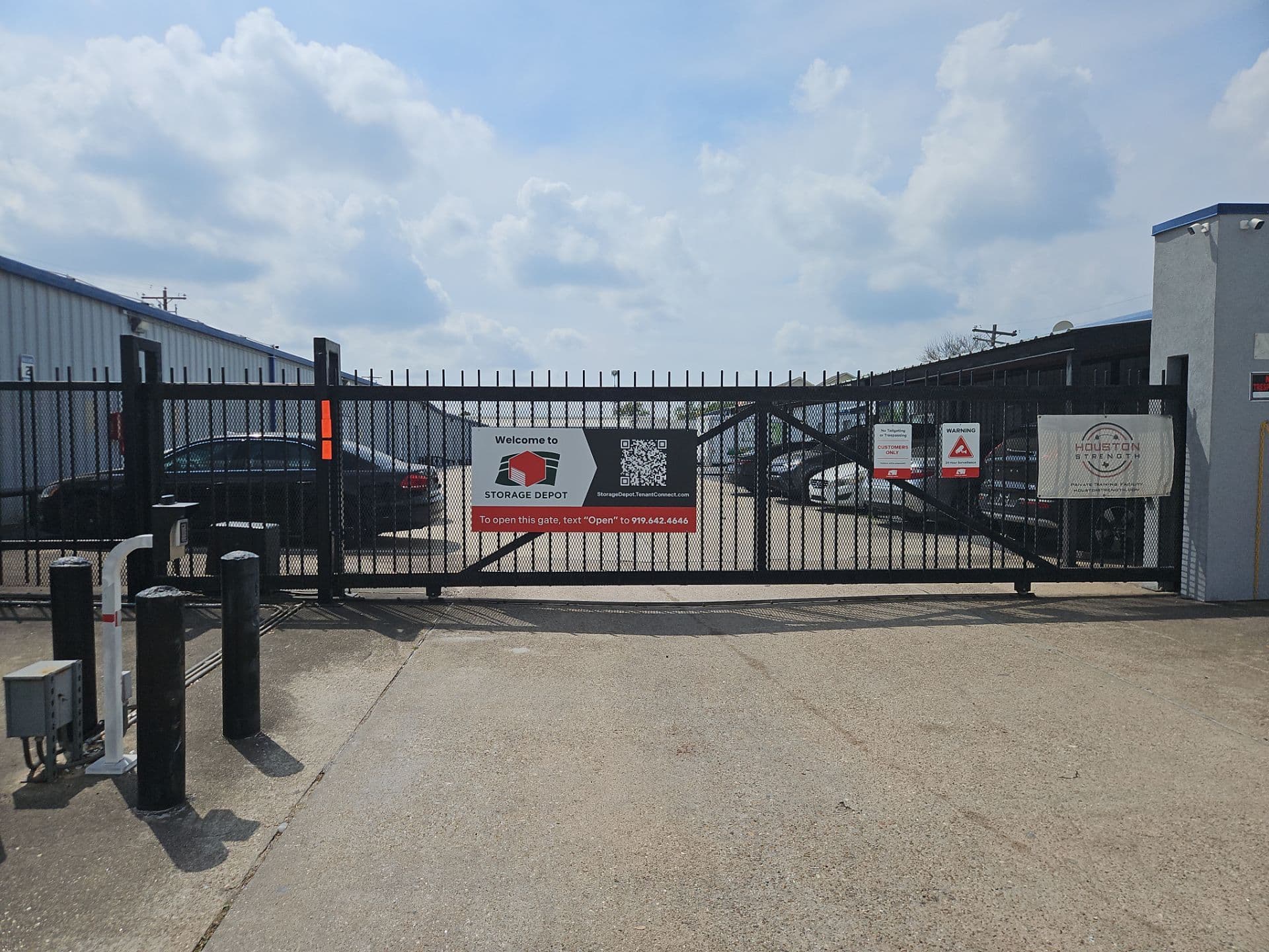 Storage Depot self storage mobile access